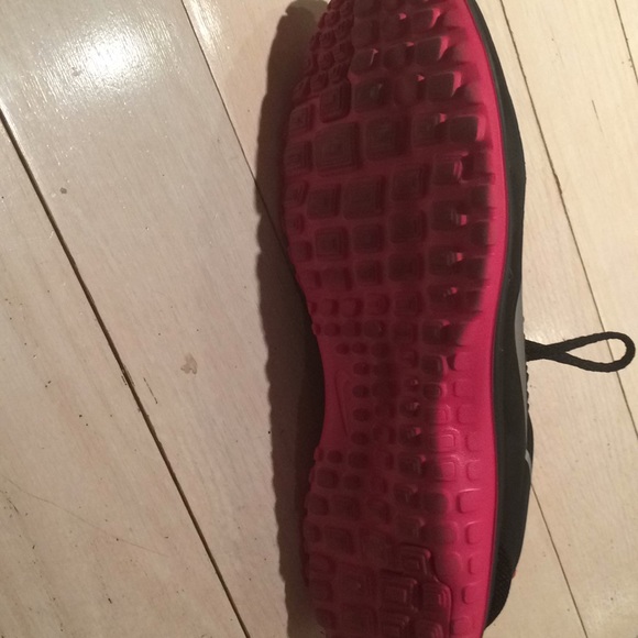 Nike black and pink sneakers - Picture 3 of 3